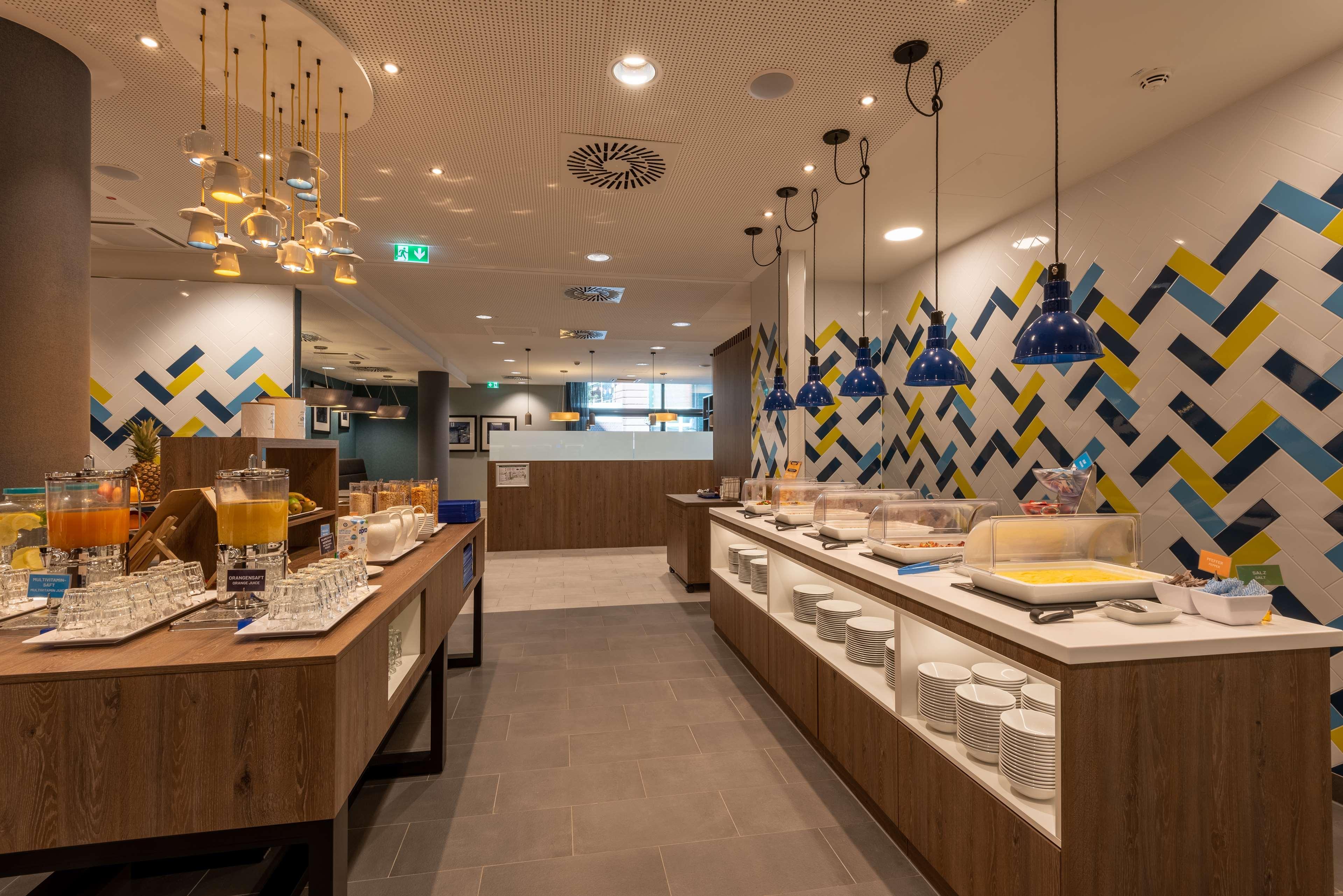Hampton By Hilton Duesseldorf City Centre ภายนอก รูปภาพ