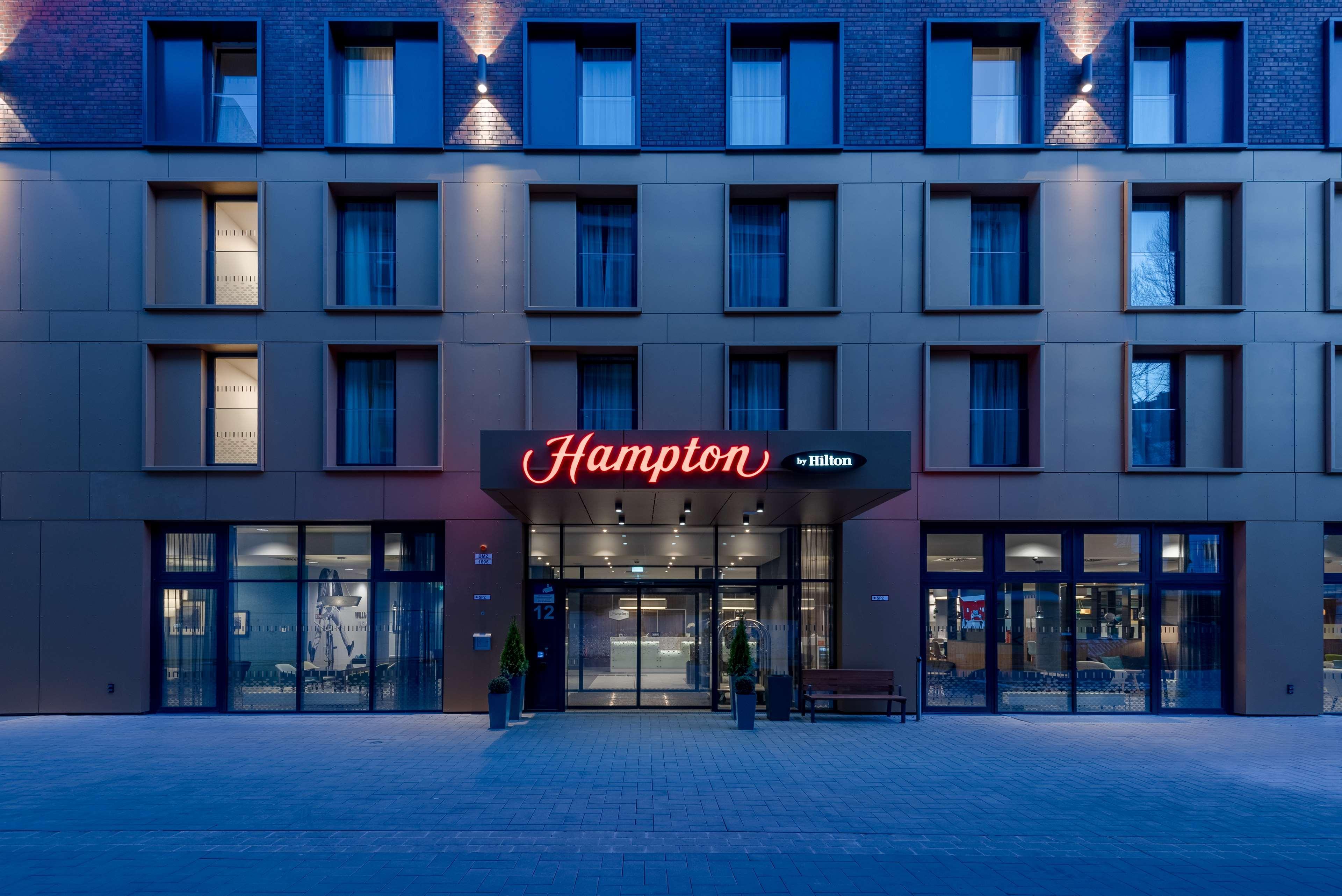 Hampton By Hilton Dusseldorf City Centre ภายนอก รูปภาพ