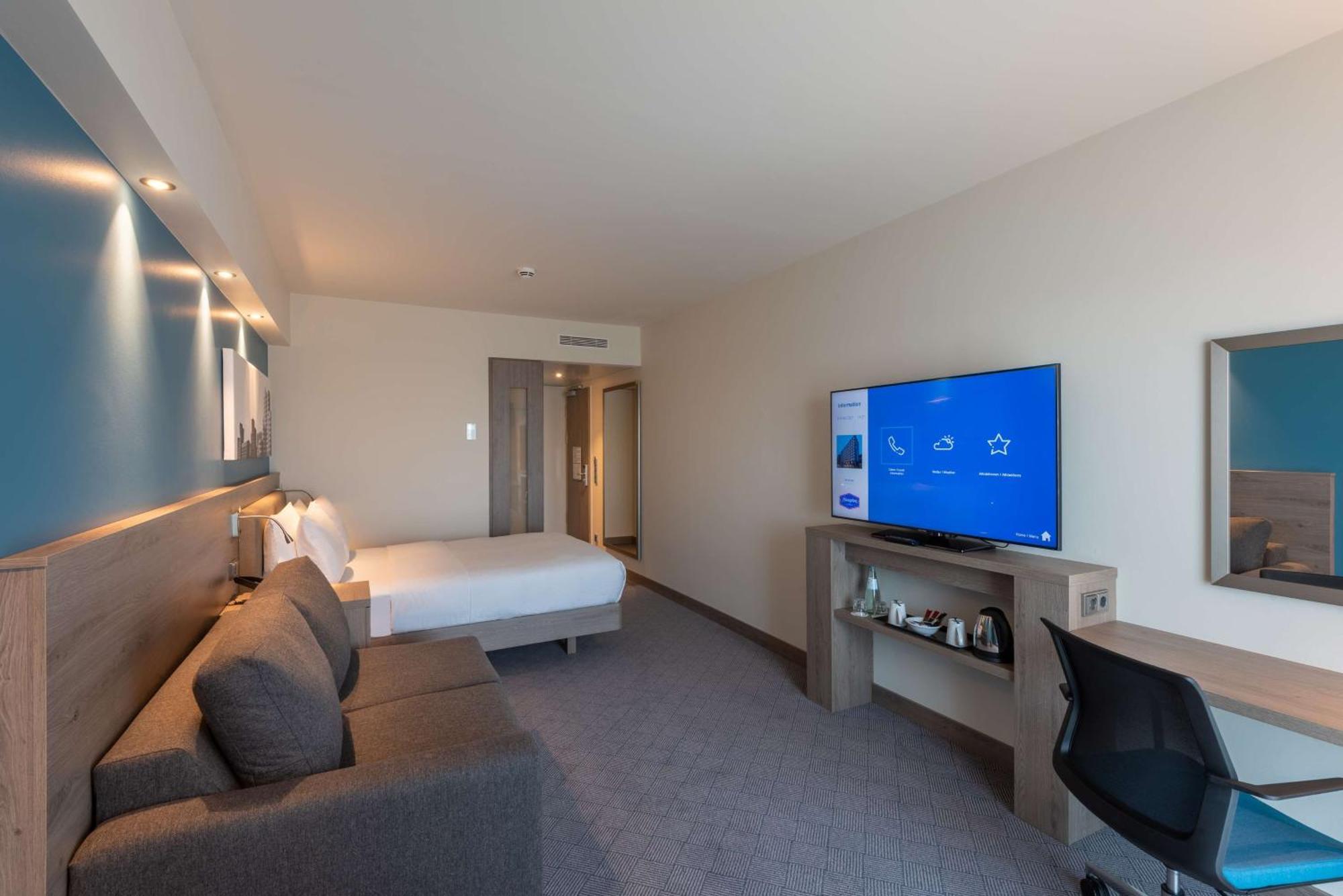 Hampton By Hilton Duesseldorf City Centre ภายนอก รูปภาพ