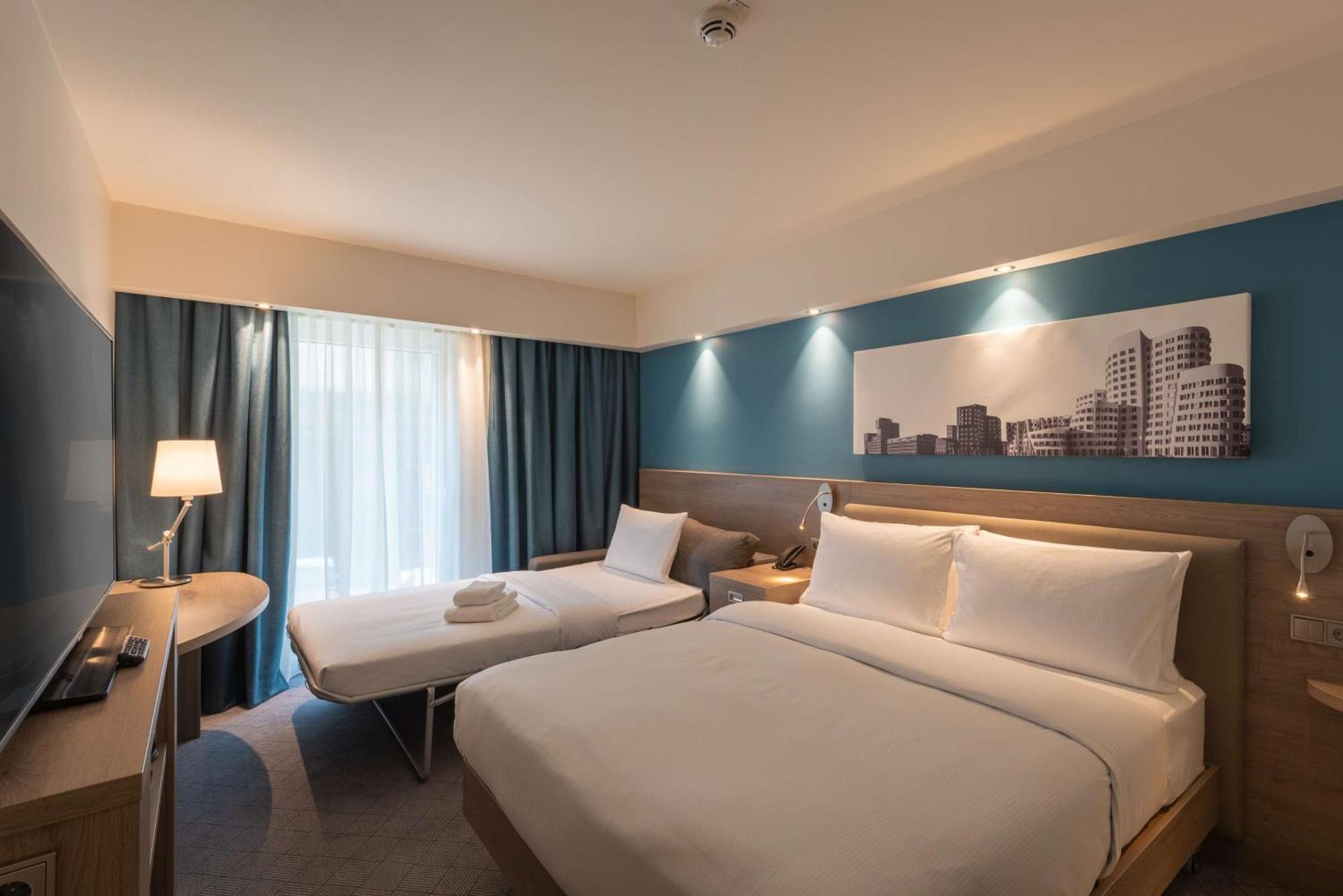 Hampton By Hilton Duesseldorf City Centre ภายนอก รูปภาพ